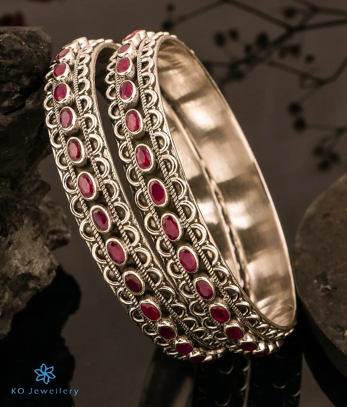 Elastic thread bangles-The Vishruth Silver Gemstone Bangle (Size 2.6)