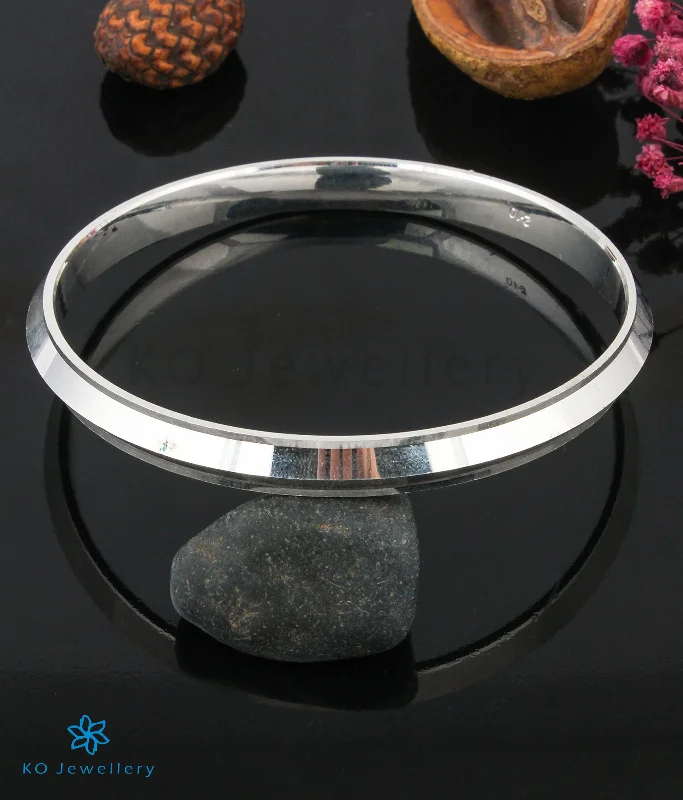 Solid cuff bangles-The Classic Silver Punjabi Kada (Size 2.8)