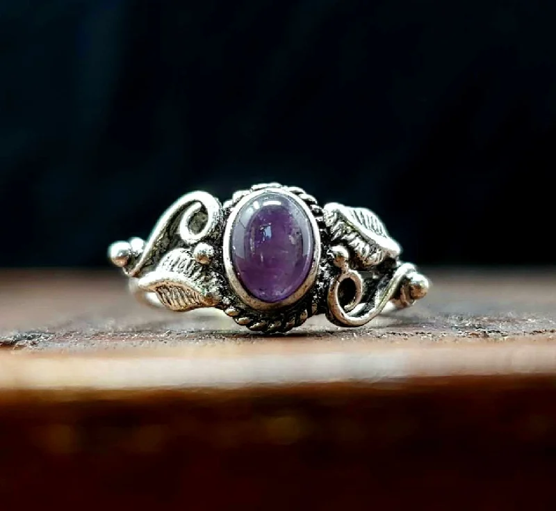 Smooth gem rings-Amethyst Botanical Ring