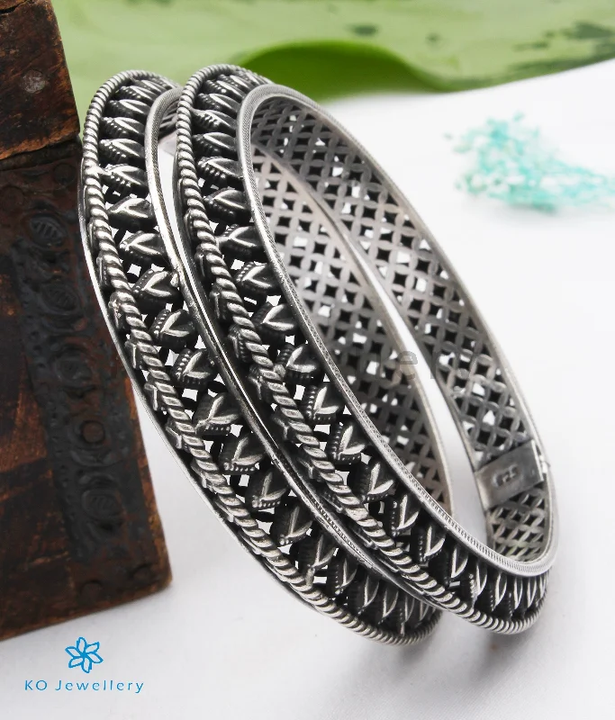 Chunky stone bangles-The Anusha Silver Bangle (Oxidised/Size 2.2/2.4/2.6/2.8 )