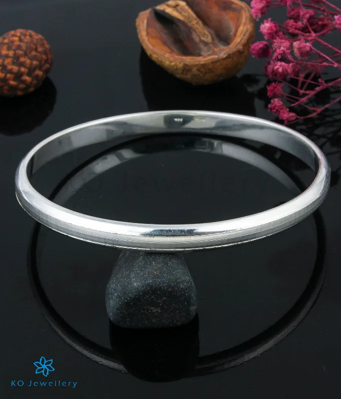 Glossy pearl bangles-The Spartan Silver Kada (Size 2.9)