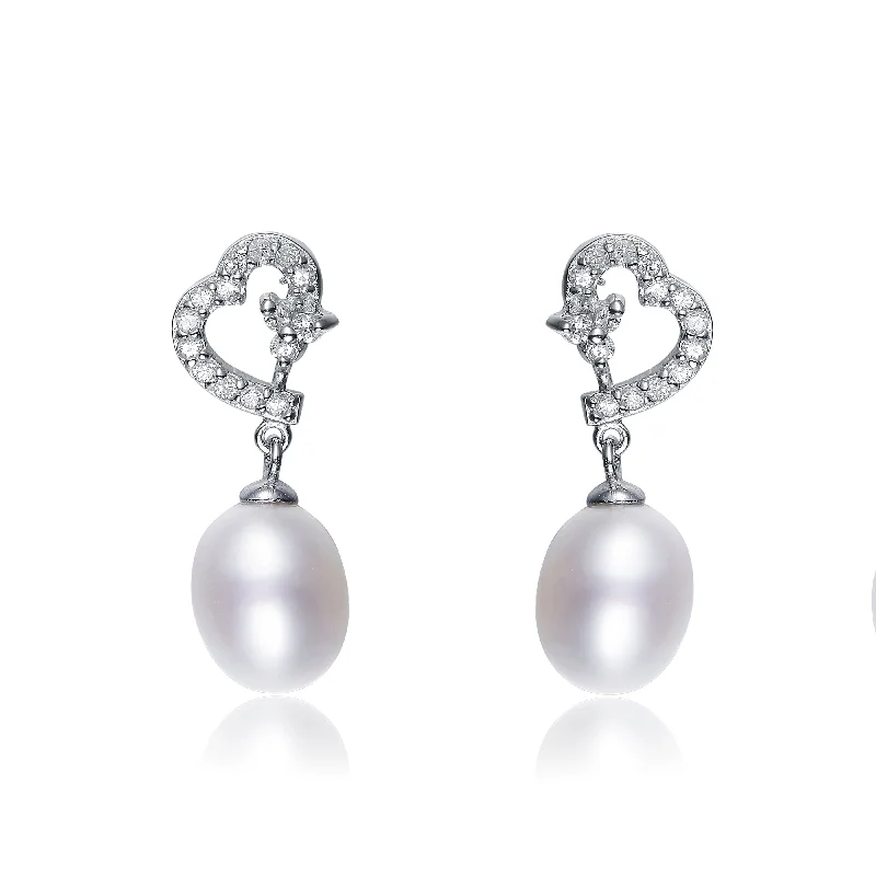 Solid bar earrings-Giselle Hear Lovely Pearl Drop Earrings