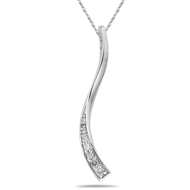 Crystal weave necklaces-Marquee 10k Gold 1/10ct TDW Diamond Journey Necklace (I-J, I1-I2)